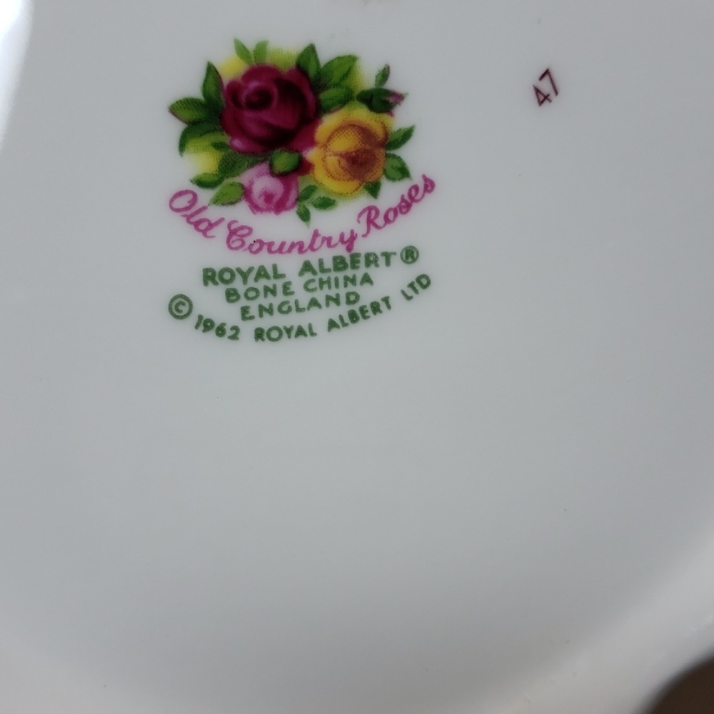 Old Country Roses Vase - Picture 4 of 5